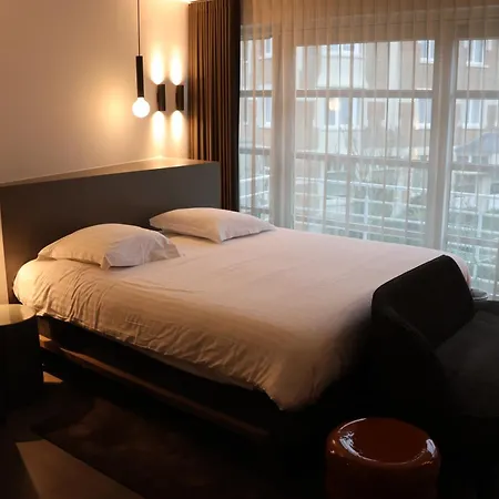 Iris Hotel 4*